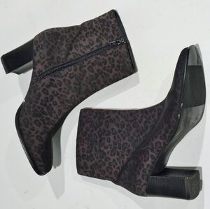 Stylish Women's Leopard Print Ankle Boots Size 10